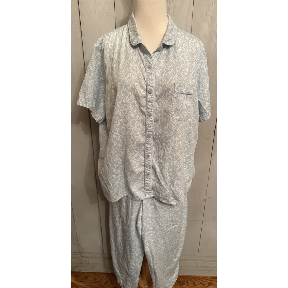 Cabernet White And Blue Seashell Short Sleeve Notch Collar Capri Pajama Set‎ XL